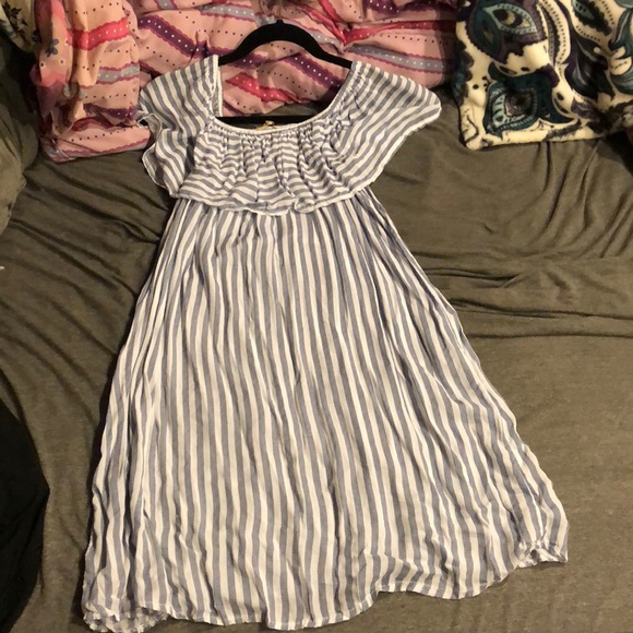 Off the shoulder lightweight dress - Picture 4 of 6